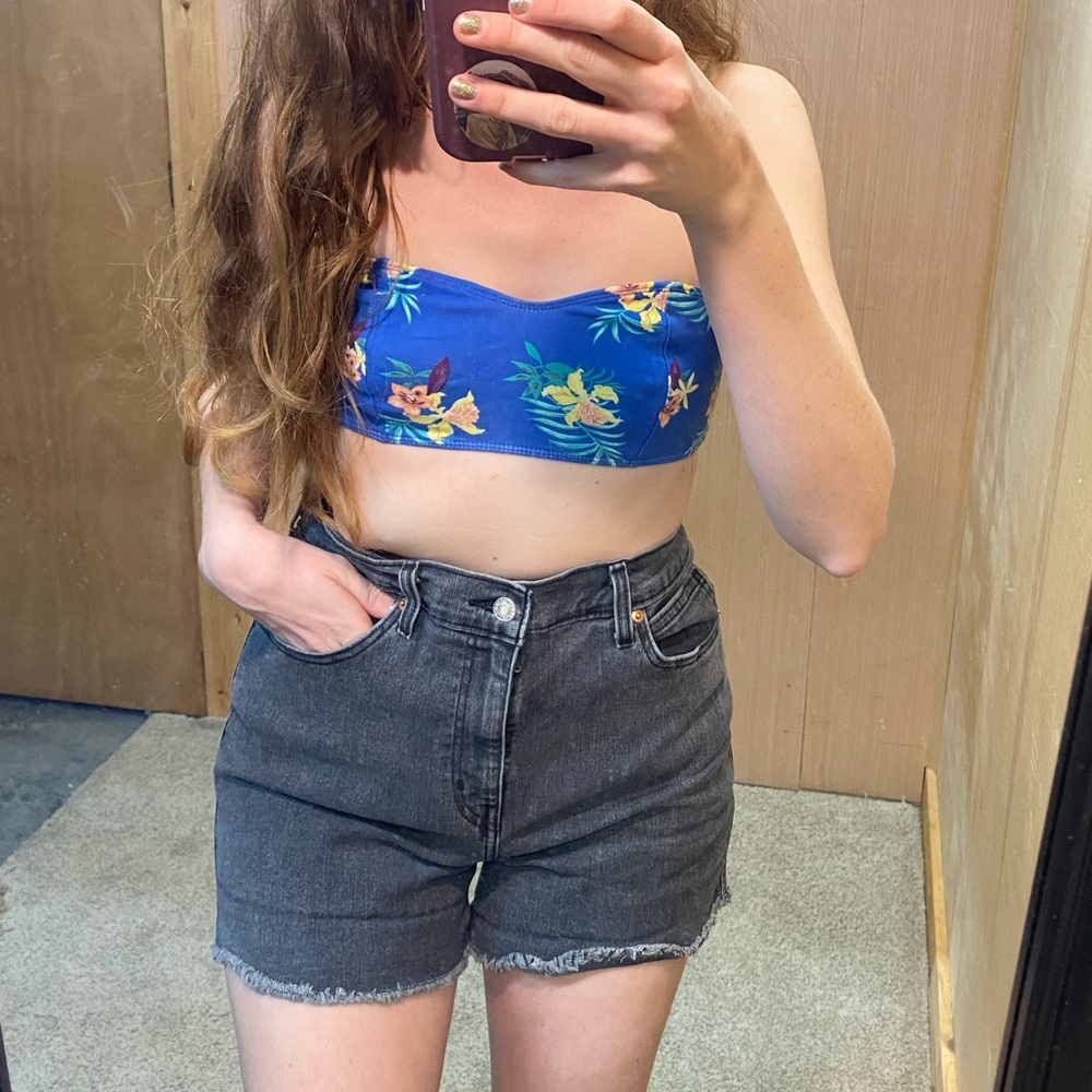 Signature Levi Heritage High Rise Short 3”Denim Shorts